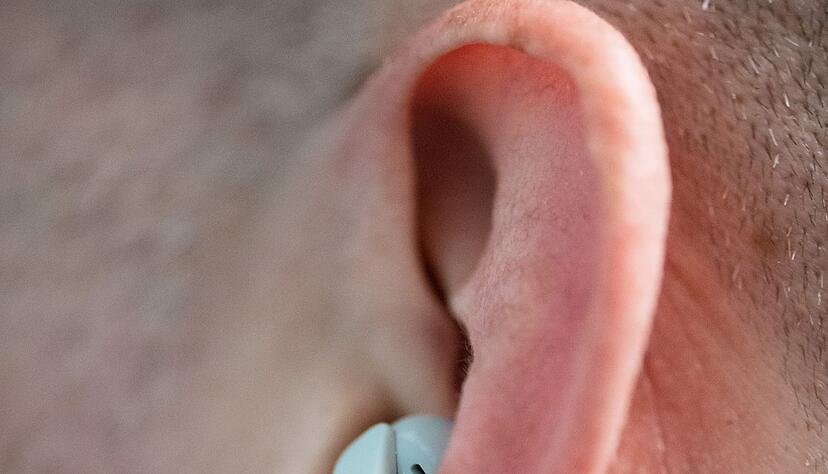 Liegt eher vor dem Geh&ouml;rgang als darin. Deswegen bekommt man noch richtig viel von der Umgebung mit.