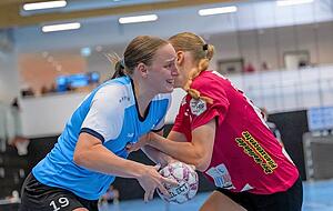 Iva van der Linden (links) und die Sport-Union taten sich beim eigenen Turnier sehr schwer. Ein Sieg und drei Niederlagen bedeuteten Platz vier.