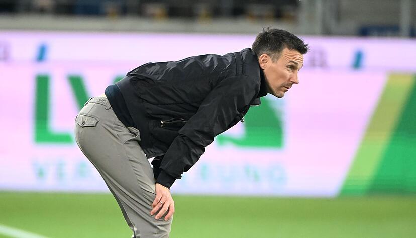 KSC-Trainer Eichner trainiert den KSC noch weitere sechs Zweitliga-Spiele, dann ist f&uuml;r ihn Schluss. (Archivbild)