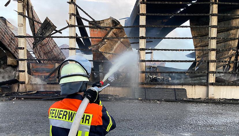 Brand auf landwirtschaftlichem Betrieb bei Sinsheim