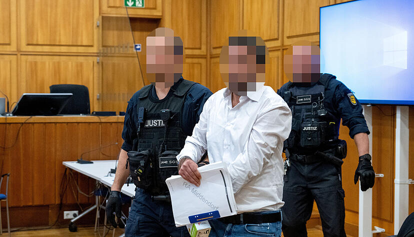 Weil er angeblich einen Tipp f&uuml;r eine besonders schwere r&auml;uberische Erpressung gegeben haben soll, muss sich ein 36 Jahre alter Mann vor Gericht verantworten.