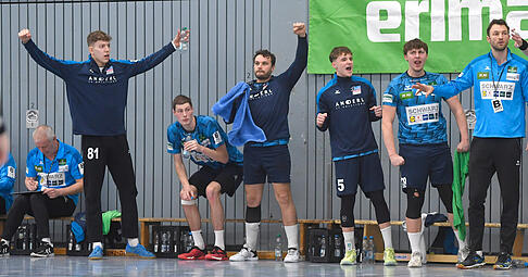 Jubel auf der Bank des TSB Horkheim. Das lief richtig gut gegen die SG Pforzheim/Eutingen. Jubel auf der Bank des TSB Horkheim. Das lief richtig gut gegen die SG Pforzheim/Eutingen.