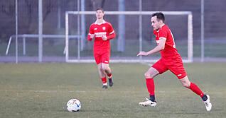 Fabian Gei&szlig;ler hat sein 300. Spiel im Trikot des VfR Gommersdorf absolviert.