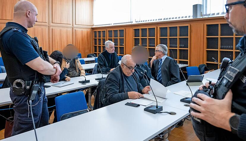 Unter anderem wegen besonders schweren r&auml;uberischen Diebstahls in Heilbronn hat das Landgericht zwei Angeklagte zu mehrj&auml;hrigen Haftstrafen verurteilt.