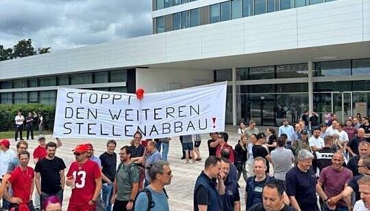 In Renningen protestierten k&uuml;rzlich zahlreiche Bosch-Mitarbeiter gegen die Streichung der Jubil&auml;umszahlungen. Im portugiesischen Braga k&ouml;nnen sich die Bosch-Mitarbeiter &uuml;ber h&ouml;here Pr&auml;mien freuen.