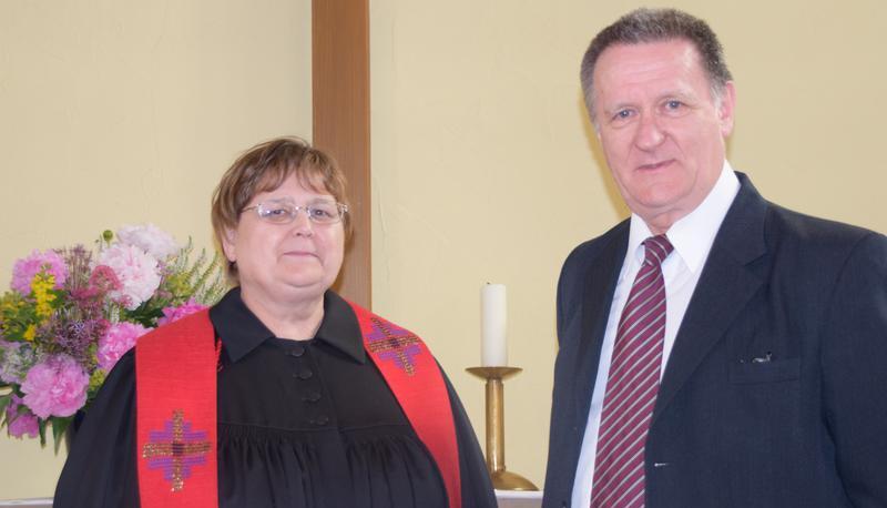 Pfarrerin Brigitte Strobel und Professor Dr. René Krüger am Pfingstsonntag in der Christuskirche.
Foto: Bianca Winkler Pfarrerin Brigitte Strobel und Professor Dr. René Krüger am Pfingstsonntag in der Christuskirche.
Foto: Bianca Winkler