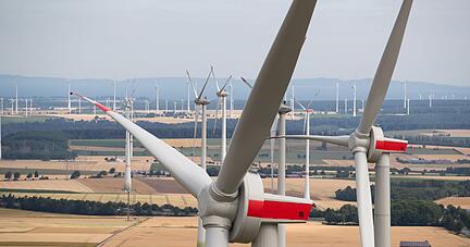 Windkraftanlagen im Windpark Meerhof in Nordrhein-Westfalen.