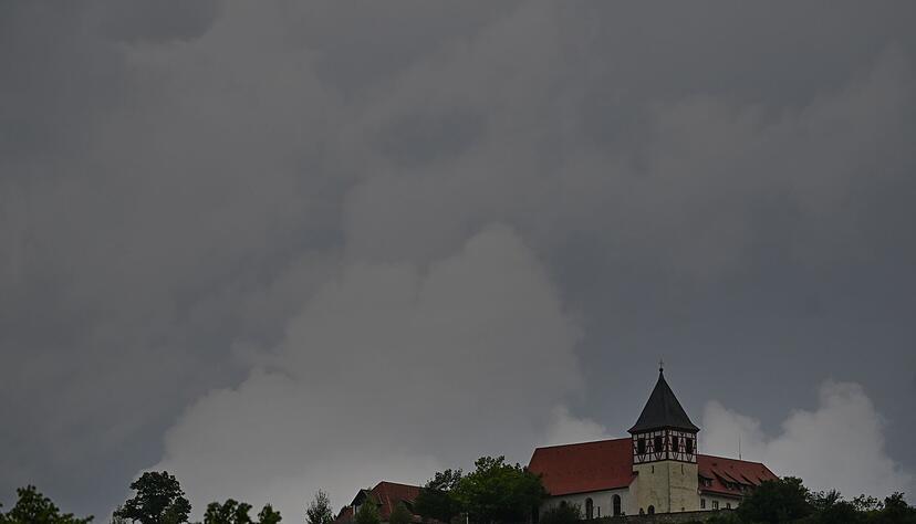 Das Wetter bleibt wechselhaft und regnerisch in Baden-Württemberg. Das Wetter bleibt wechselhaft und regnerisch in Baden-Württemberg.