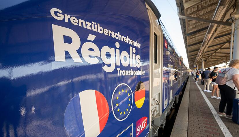 Im regionalen Bahnverkehr zwischen Deutschland und Frankreich gibt es bald moderne Züge und bessere Anschlüsse (Archivbild).