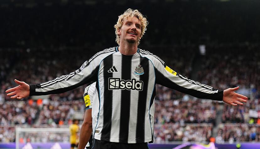 Nick Woltemade freut sich über sein erstes Tor für Newcastle.
