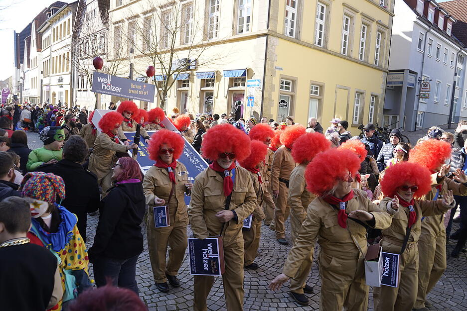 Der traditionelle Leiergassenumzug in Eppingen brachte mit dem Motto „Erfinder und Entdecker“ kreative Kostüme hervor.