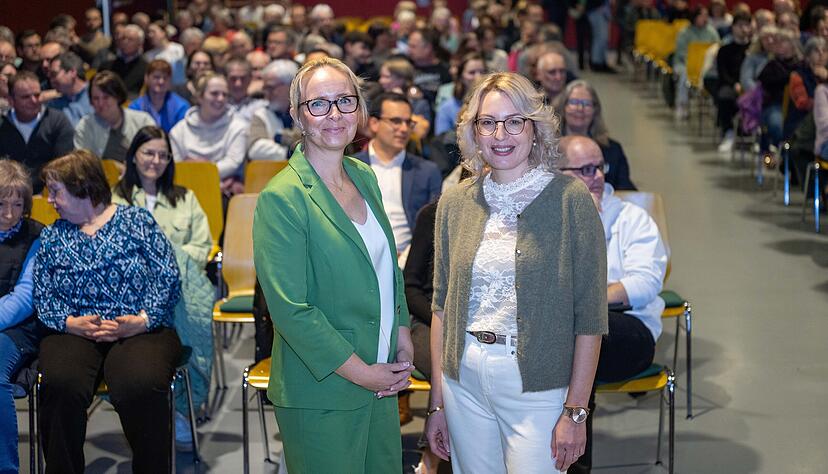 Wollen Frauenpower an die Zweiflinger Rathausspitze bringen: Kathrin Veyel (links) und Susanne Uebel-Madenciler.