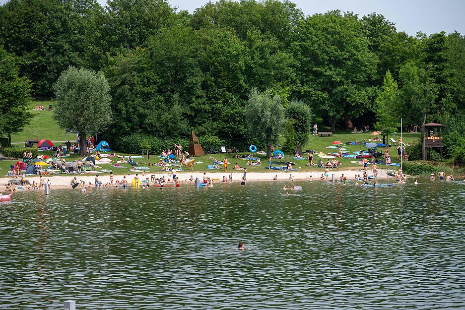 Am ersten Hochsommertag herrscht reger Betrieb am Breitenauer See.