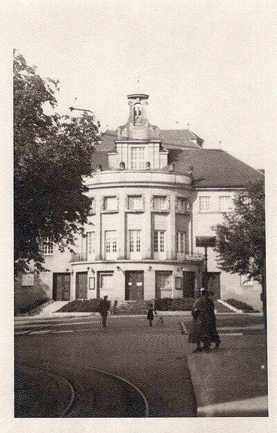 Das alte Theater ist noch vielen Heilbronnern ein Begriff. In den 70er Jahren wurde es gesprengt. Das alte Theater ist noch vielen Heilbronnern ein Begriff. In den 70er Jahren wurde es gesprengt.
