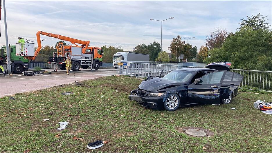 Schwerer Unfall an der Otto-Konz-Br&uuml;cke in Heilbronn