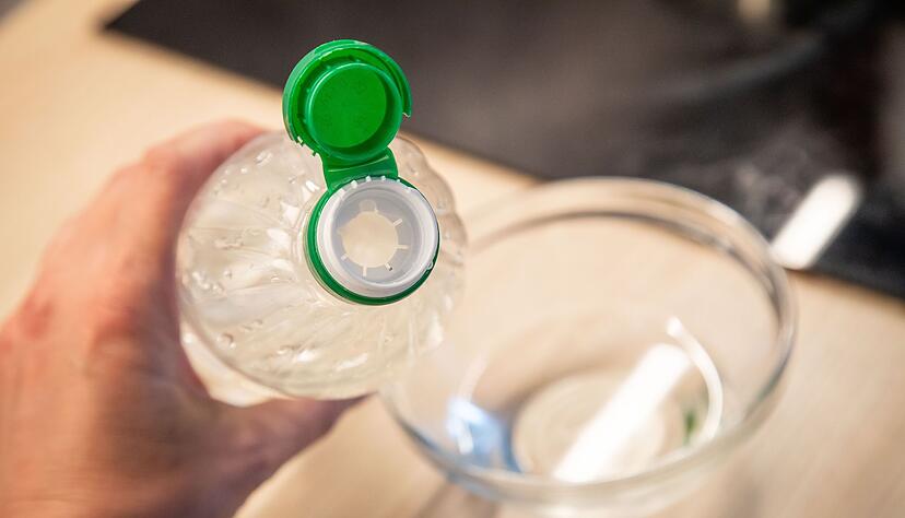 Zum Vergleich: Wie viel Essig kommt normalerweise aus der Flasche?