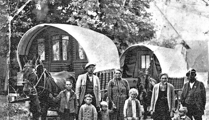 Die meisten Jenischen waren im reisenden Gewerbe tätig, als Händler oder Schausteller, manche sind es noch heute.
Foto: Archiv Kronenwetter Die meisten Jenischen waren im reisenden Gewerbe tätig, als Händler oder Schausteller, manche sind es noch heute.
Foto: Archiv Kronenwetter