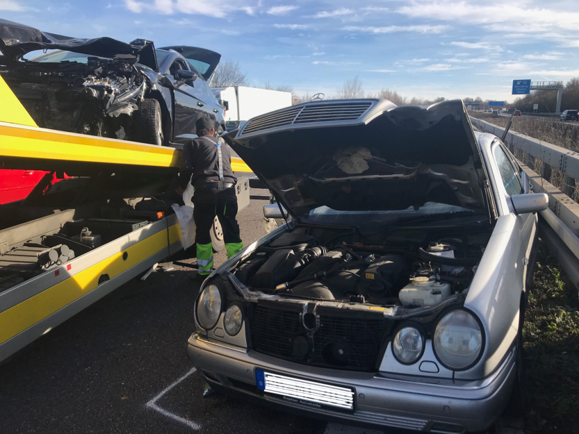 A81 nach Unfall gesperrt