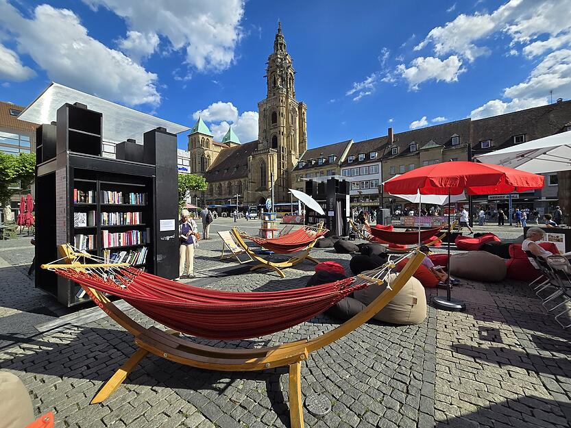 StadtLesen l&auml;dt Menschen jeden Alters ein, Literatur neu zu entdecken und den &ouml;ffentlichen Raum als Ort des Austauschs zu erleben.