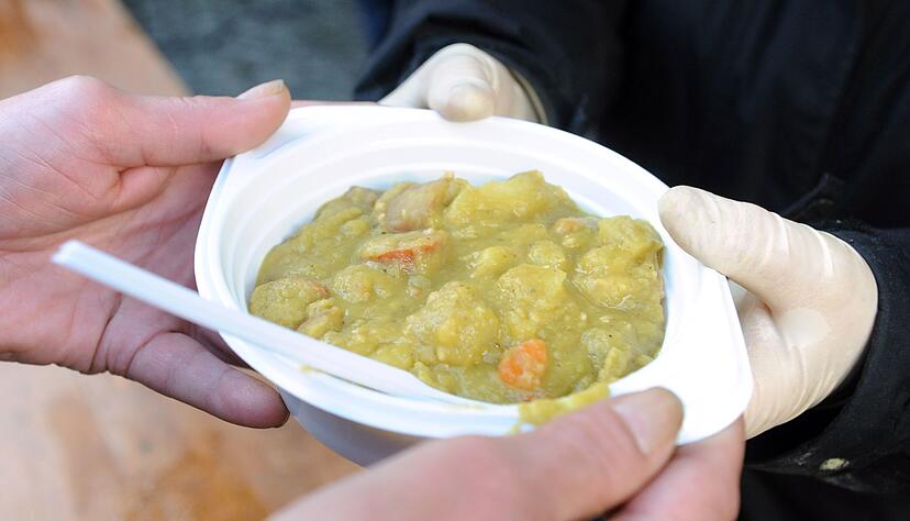 Als Sattmacher die perfekte Grundlage nicht nur f&uuml;r rheinische Karnevalsfeiern: die Erbsensuppe.