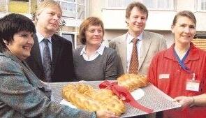 Schl&uuml;ssel zum Haus im Bottwartal: (von links) Marianne Wonnay, Hans-Ulrich Oppenl&auml;nder, Margit Wei&szlig;, Mark Hammer und Martina Schaupp.Foto: Barbara Barth