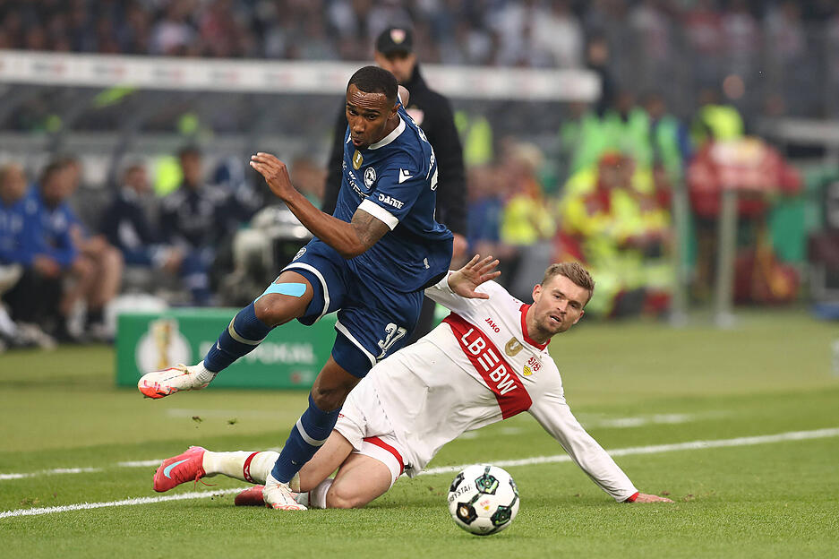 Maximilian Mittelstädt: Vor dem Bielefelder Lattenkracher rutschte Mittelstädt am Ball vorbei. Aber sonst machte der Nationalspieler eine gute Partie. Ließ die Flanke vor dem Gegentreffer zu. Note: 3,5