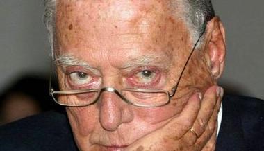 Fiat-Chef Umberto Agnelli ist gestorben. Fiat-Chef Umberto Agnelli ist gestorben.