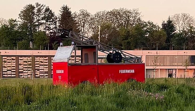 Die Attrappe auf dem Kreisverkehr Richtung Nordheim.
