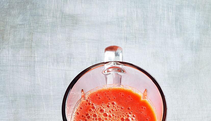 Erfrischung garantiert der eiskalte Gazpacho-Smoothie mit Melone. Erfrischung garantiert der eiskalte Gazpacho-Smoothie mit Melone.