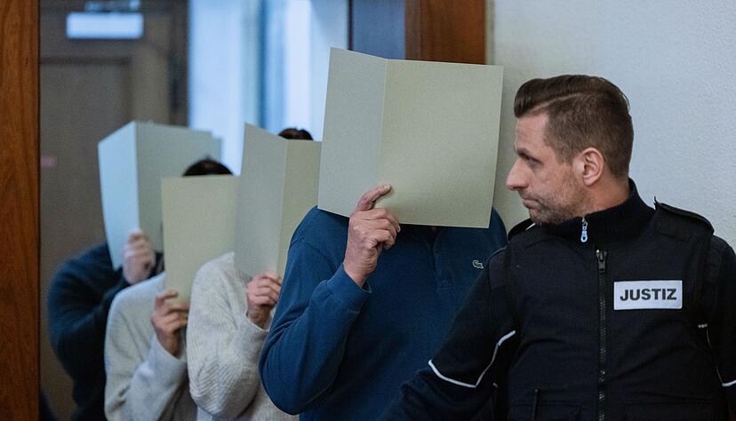Ein wegen Totschlags angeklagter Polizist hat während des laufenden Verfahrens in einem Interview seine Sicht der Dinge dargestellt (Archivbild).