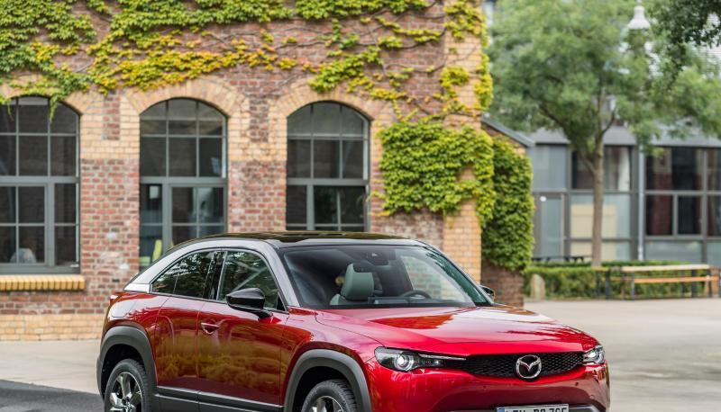 Neues Einsatzgebiet: Mazda will eine Variante seines E-Autos MX-30 zusätzlich mit einem Wankelmotor ausrüsten. Neues Einsatzgebiet: Mazda will eine Variante seines E-Autos MX-30 zusätzlich mit einem Wankelmotor ausrüsten.