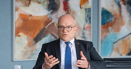 Auch angesichts sich &uuml;berlagernder Krisen und der weitreichenden Folgen, die diese mit sich bringen, versucht Landrat Norbert Heuser, positiv auf das Erreichte zu schauen.