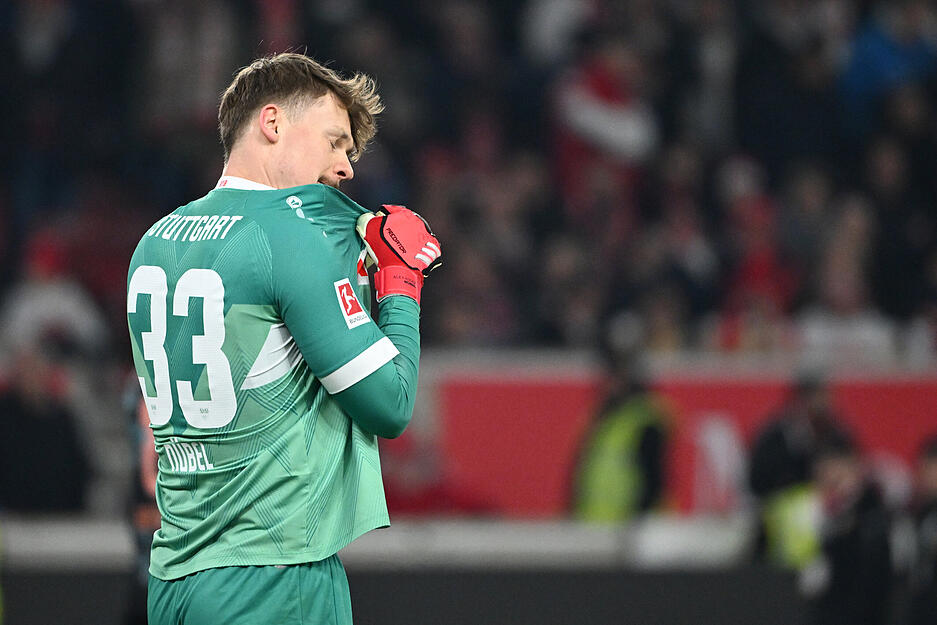 Alexander Nübel: Keine Chance beim ersten Gegentor, viel Risiko vor dem zweiten gegangen. Beim dritten Tor einen Tick zu spät und im Pech. Note: 4,5