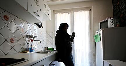 Hohe Energiepreise machen vielen Haushalten zu schaffen. Doch säumige Stromkunden sind nach Einschätzung von Schuldnerberatern zurzeit weniger von Stromsperren betroffen.