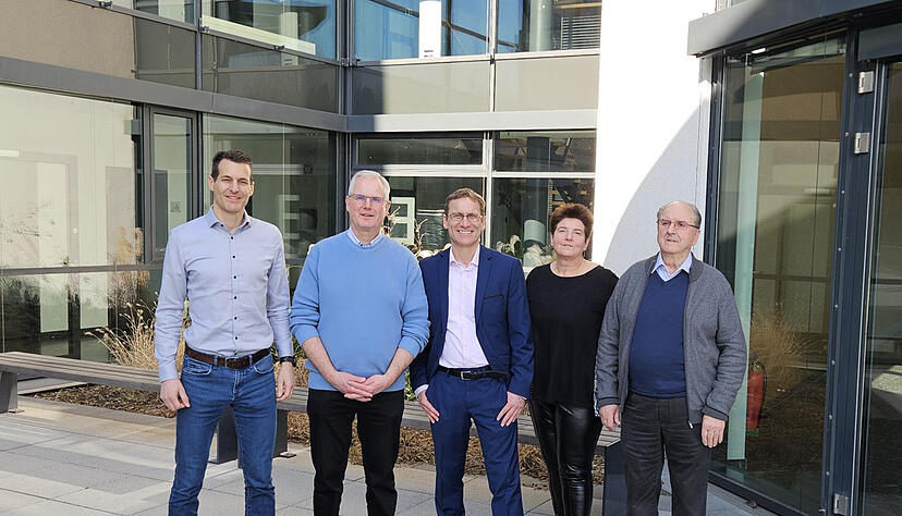 Die Gottlob-Rommel-Gruppe &uuml;bernimmt das Elektrotechnik-Unternehmen Hopfeng&auml;rtner in Heilbronn. Im Bild von links: Uli K&auml;lber, Gerd Hopfeng&auml;rtner, Andy Vonderlind, Silvia Hopfeng&auml;rtner-Grauf, Dietrich Hopfeng&auml;rtner.