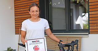 Elena Schmitt hat sich für den Ironman in Hawaii qualifiziert. Das ist die Weltmeisterschaft des Ironman-Triathlons. Am liebsten mag Schmitt das Laufen, davor stehen aber einige Kilometer Schwimmen und Radfahren an.
Foto: Klara Landes Elena Schmitt hat sich für den Ironman in Hawaii qualifiziert. Das ist die Weltmeisterschaft des Ironman-Triathlons. Am liebsten mag Schmitt das Laufen, davor stehen aber einige Kilometer Schwimmen und Radfahren an.
Foto: Klara Landes