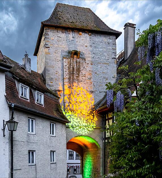 Perfekte Fotomotive: Die historischen Gem&auml;uer wurden farbenfroh in Szene gesetzt.