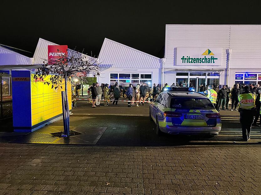 Als die ersten Einsatzkräfte der Feuerwehr eintrafen, seien zahlreiche Bewohner bereits vor dem Gebäude gestanden, sagt Fabian Müller, Einsatzleiter und Kommandant der Berufsfeuerwehr Heilbronn.