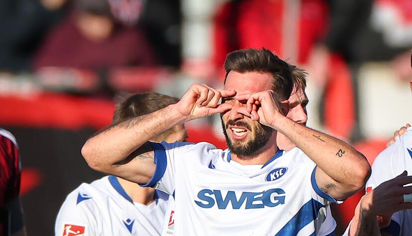 Habt ihr das gesehen? Der einstige FCN-Held Fabian Schleusener beim Jubel nach seinem Treffer. Habt ihr das gesehen? Der einstige FCN-Held Fabian Schleusener beim Jubel nach seinem Treffer.