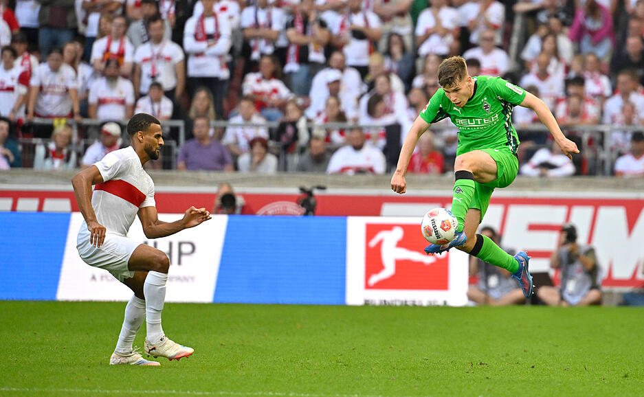 Josha Vagnoman: Aktiv defensiv wie offensiv. Vagnoman hat erneut gezeigt, dass der VfB Stuttgart mit ihm rechnen kann. Die rechte Seite war die gefährlichere im Gladbach-Spiel. Aber: In der 51. Minute sieht er gegen Stöger nicht gut aus. Note: 3,5