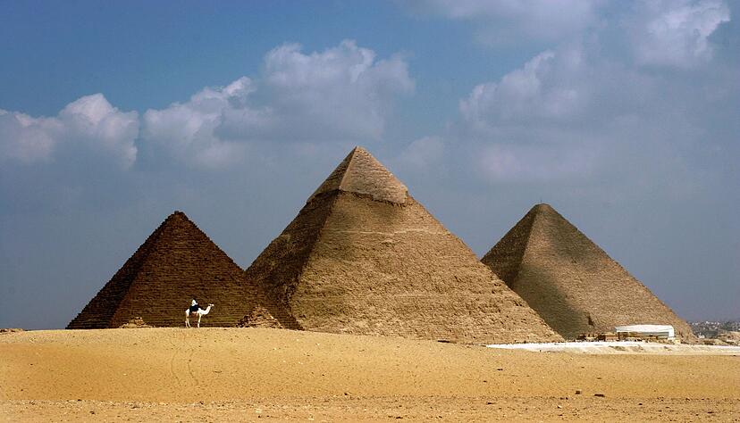 Die Pyramiden des Mykerinos, des Chephren und Cheops (v.l.n.r.).