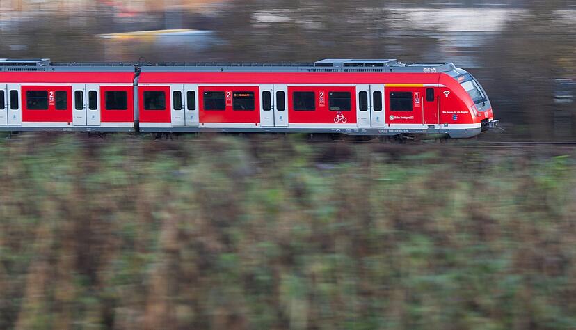 Der Verband Region Stuttgart prüft, ob das S-Bahn-Netz erweitert werden kann. Der Verband Region Stuttgart prüft, ob das S-Bahn-Netz erweitert werden kann.