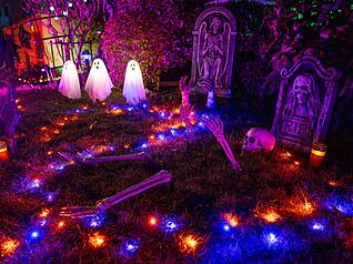 Gruselige Deko-Ideen: Das Halloween-Haus in Weinsberg-Grantschen begeistert mit detailreicher Gestaltung. Gruselige Deko-Ideen: Das Halloween-Haus in Weinsberg-Grantschen begeistert mit detailreicher Gestaltung.