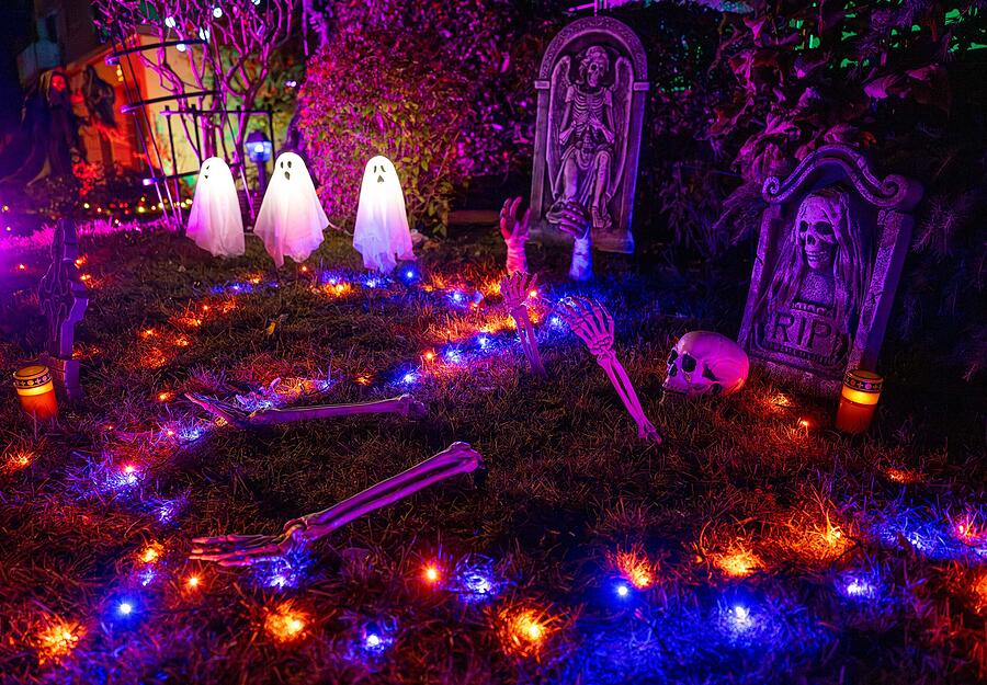 Gruselige Deko-Ideen: Das Halloween-Haus in Weinsberg-Grantschen begeistert mit detailreicher Gestaltung. Gruselige Deko-Ideen: Das Halloween-Haus in Weinsberg-Grantschen begeistert mit detailreicher Gestaltung.