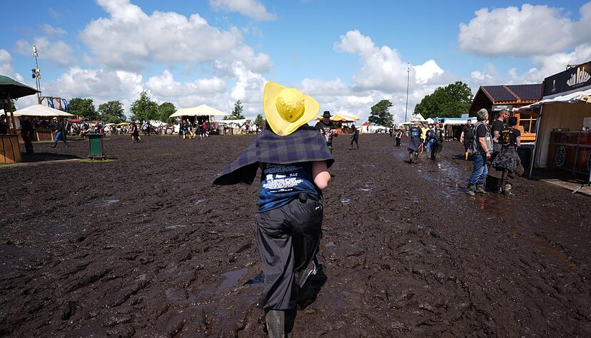 Das Wetter tut dem Wacken Open Air keinen Abbruch. Das Wetter tut dem Wacken Open Air keinen Abbruch.