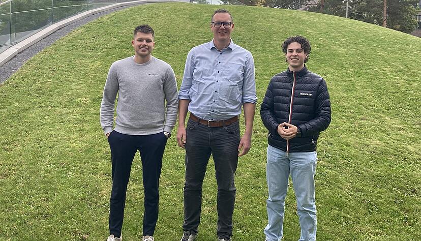 Sie arbeiten gemeinsam das Projekt &bdquo;Kooperation mit dem Kaufland-Onlineshop&ldquo; aus. Von Links: Marlon Tietze, Alexander Looks und Elias Kuhn.
Foto: Anna-Linda Hahn