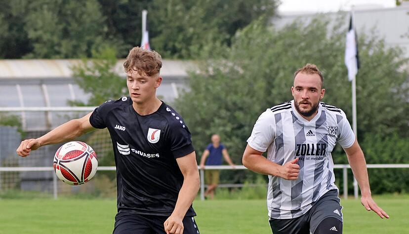 Der junge Neuzugang des TSV Pfedelbach, Luka Michael Barbir (links), hinterließ in der Vorbereitung eine guten Eindruck.
Foto: Marc Schmerbeck Der junge Neuzugang des TSV Pfedelbach, Luka Michael Barbir (links), hinterließ in der Vorbereitung eine guten Eindruck.
Foto: Marc Schmerbeck