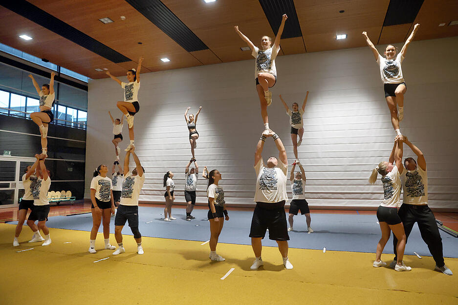 Die Cheerleader der Sport-Union Neckarsulm beim Training – das Team hat große Ziele.
