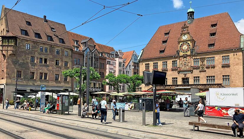 Marktplatz in Heilbronn: Die Reaktionen auf die Kanzler-Äußerungen zu Problemen im Stadtbild stoßen auf unterschiedliche Reaktionen. Marktplatz in Heilbronn: Die Reaktionen auf die Kanzler-Äußerungen zu Problemen im Stadtbild stoßen auf unterschiedliche Reaktionen.