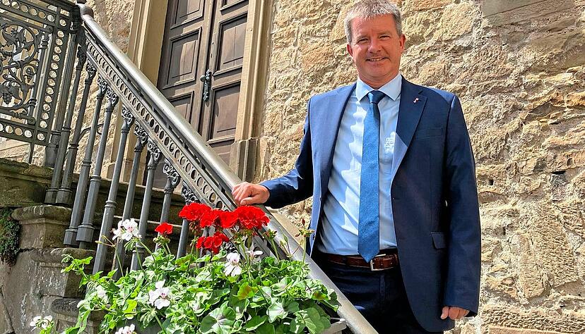 Thilo Michler hat derzeit einen vollen Terminkalender. Er steht im Wahlkampf f&uuml;r seine dritte Amtszeit in &Ouml;hringen.